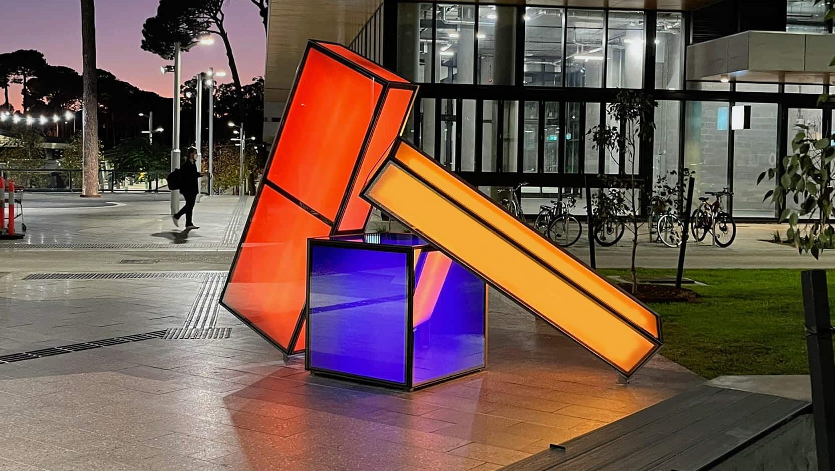 Place to Place artwork by Warren Langley at Curtin University. Glass artwork. Glass artist.