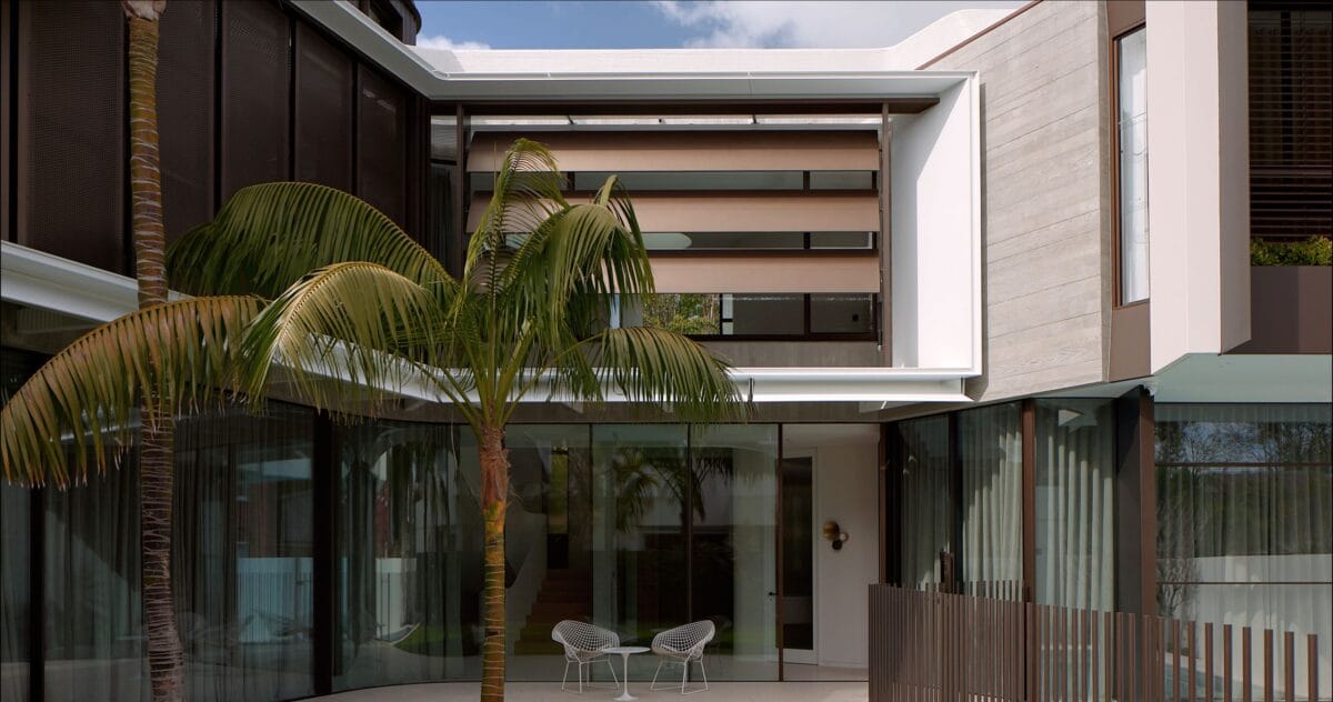 Custom louvres and screens at luxury Double Bay residence. Louvres and screens