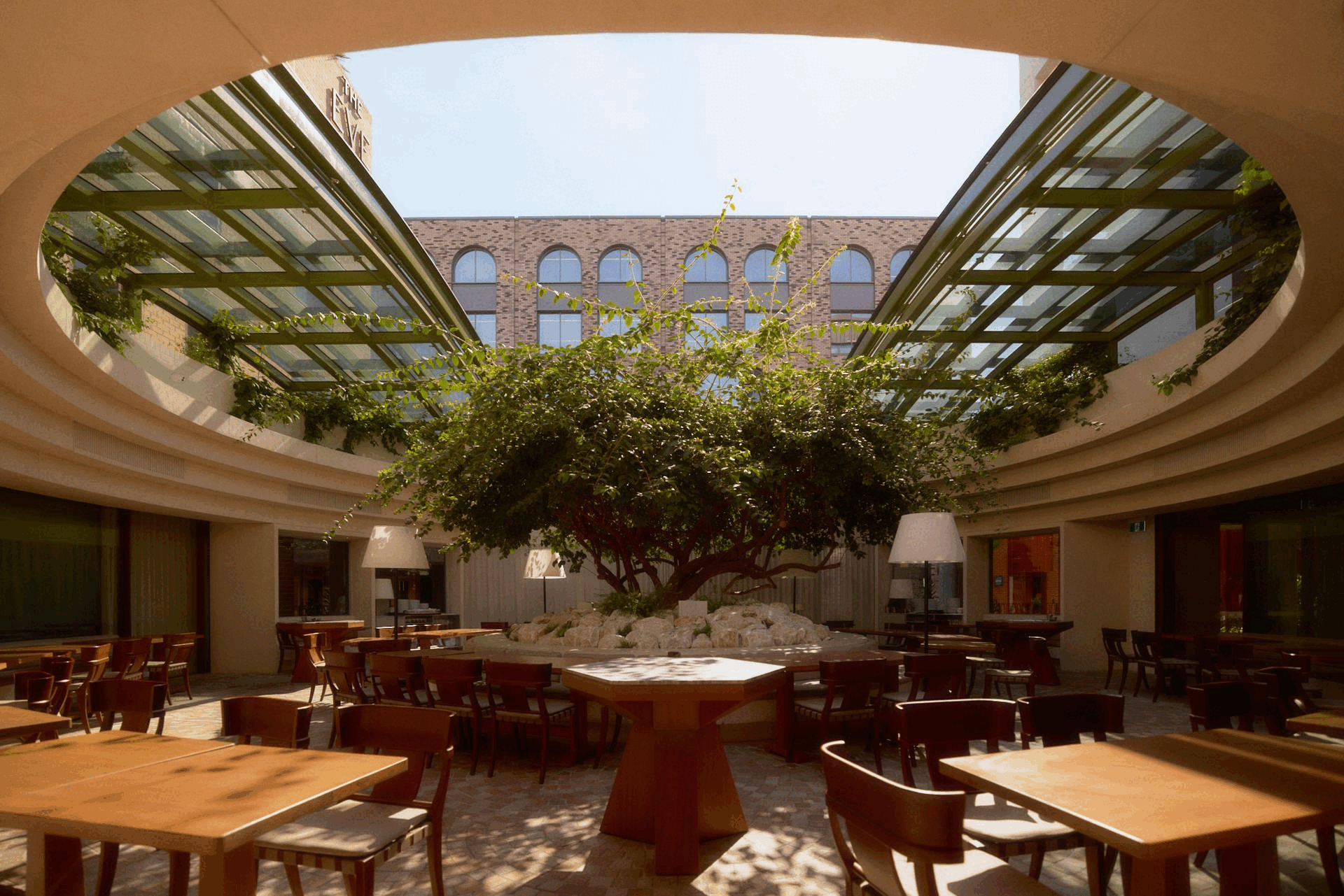 Olympus Dining. Operable Roof. Oculus Roof. Industrial Design. Mechanical Engineering. Tilt Industrial Design.